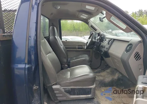 2010 Ford F350 Super Duty z USA, uszkodzony, nr VIN 1FDWF3HR4AEB31882